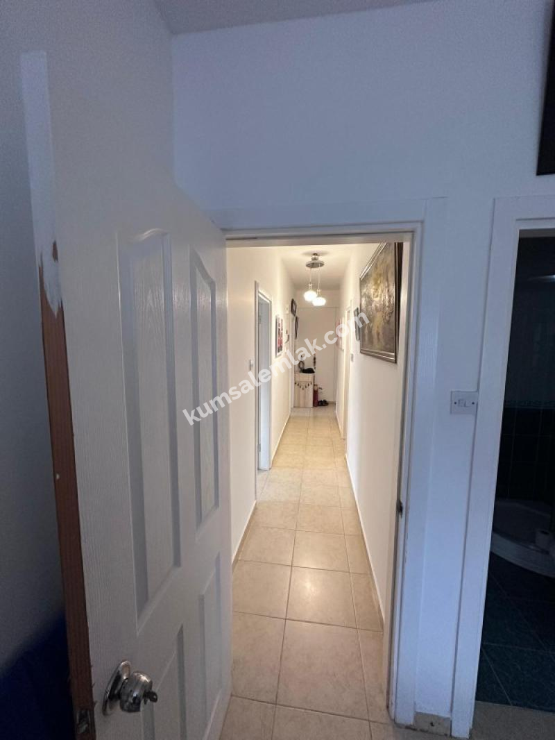 Girne'de Havuzlu sitede  Ful Eşyalı 3+1 Kiralık Daire