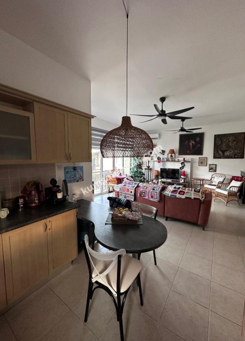 Girne'de Havuzlu sitede  Ful Eşyalı 3+1 Kiralık Daire