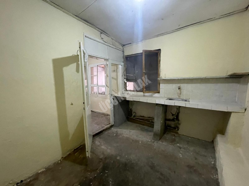 AFYON ÜÇOK EMLAKTAN SÜMER MAH 3+1 75M² MÜSTAKİL EV 