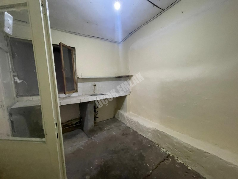 AFYON ÜÇOK EMLAKTAN SÜMER MAH 3+1 75M² MÜSTAKİL EV 