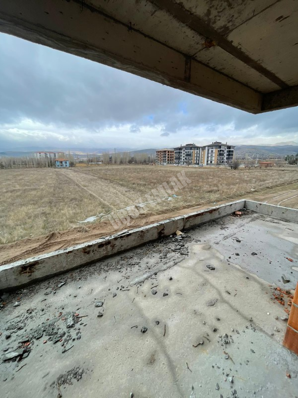 AFYON ÜÇOK EMLAKTAN ALİ İHSAN PAŞA  MAH SATILIK SIFIR LÜX 3+1 DAİRELER