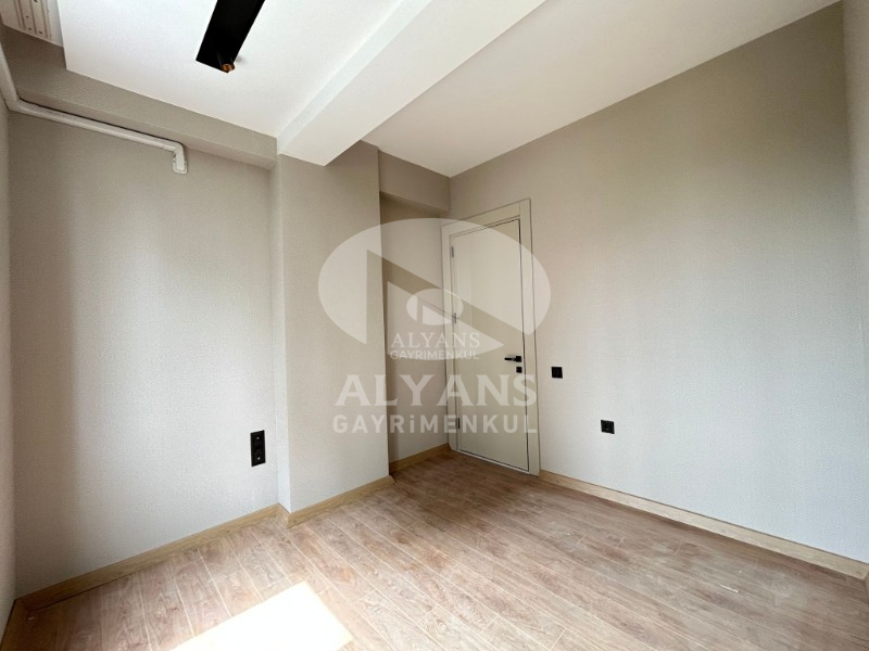 ALYANS'TAN MEZİTLİ'NİN EN NEZİH SEMTİNDE DAĞ MANZARALI 2+1