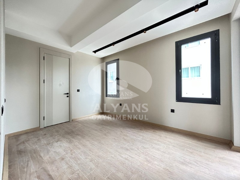 ALYANS'TAN MEZİTLİ'NİN EN NEZİH SEMTİNDE DAĞ MANZARALI 2+1