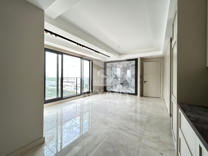 ALYANS'TAN MEZİTLİ'NİN EN NEZİH SEMTİNDE DAĞ MANZARALI 2+1