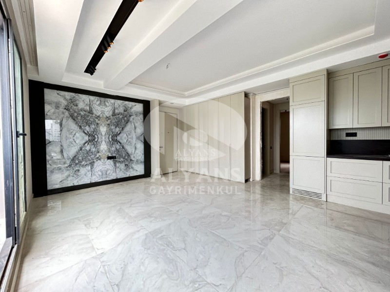 ALYANS'TAN MEZİTLİ'NİN EN NEZİH SEMTİNDE DAĞ MANZARALI 2+1