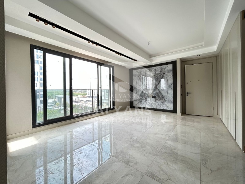 ALYANS'TAN MEZİTLİ'NİN EN NEZİH SEMTİNDE DAĞ MANZARALI 2+1