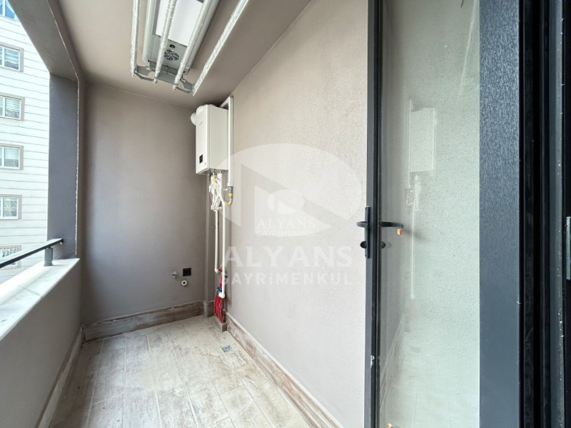 ALYANS'TAN MEZİTLİ'NİN EN NEZİH SEMTİNDE DAĞ MANZARALI 2+1