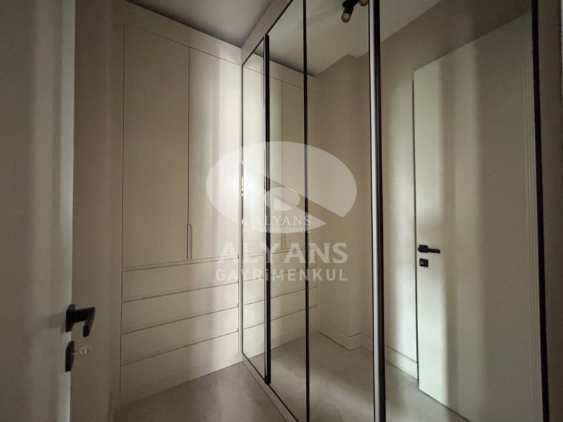 ALYANS'TAN MEZİTLİ'NİN EN NEZİH SEMTİNDE DAĞ MANZARALI 2+1