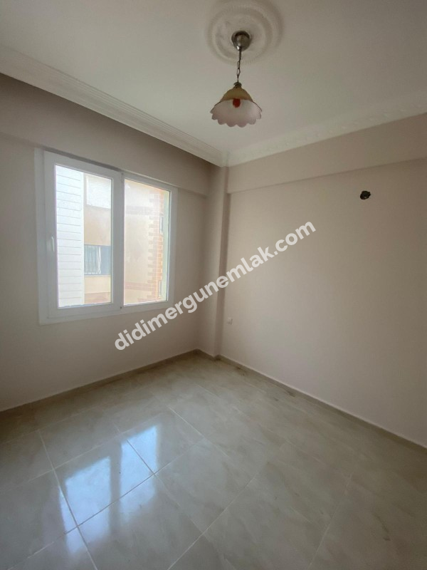     DİDİM ÇAMLIK MAHALLESİ – 3. KOY’A YÜRÜME MESAFESİNDE FIRSAT DAİRE!