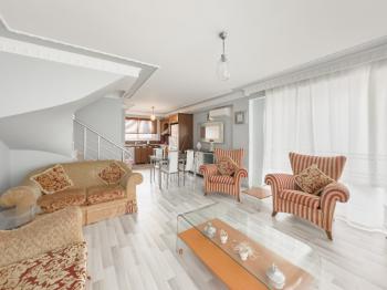 Marmaris İçmeler’de Havuzlu Butik Binada Eşyalı 2+1 Dubleks