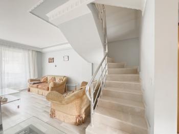 Marmaris İçmeler’de Havuzlu Butik Binada Eşyalı 2+1 Dubleks