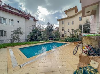 Marmaris İçmeler’de Havuzlu Butik Binada Eşyalı 2+1 Dubleks