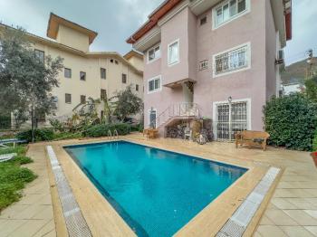 Marmaris İçmeler’de Havuzlu Butik Binada Eşyalı 2+1 Dubleks