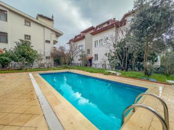 Marmaris İçmeler’de Havuzlu Butik Binada Eşyalı 2+1 Dubleks