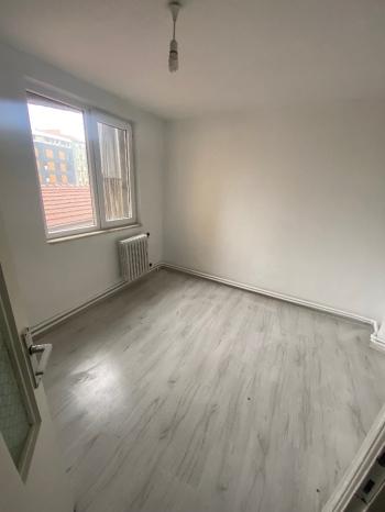 GÜVENAY - ÇEPNİ MAH. İNÖNÜ CADDESİ ÜZERİ KOMPLE SATILIK BİNA 