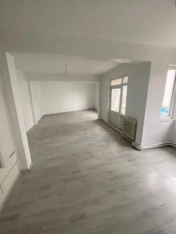 GÜVENAY - ÇEPNİ MAH. İNÖNÜ CADDESİ ÜZERİ KOMPLE SATILIK BİNA 