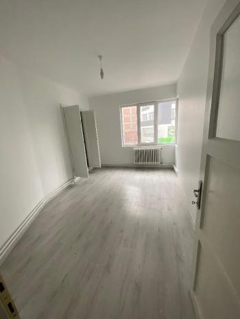 GÜVENAY - ÇEPNİ MAH. İNÖNÜ CADDESİ ÜZERİ KOMPLE SATILIK BİNA 