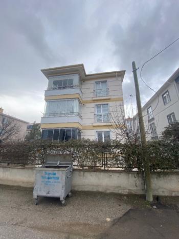 GÜVENAY - ÇORUM  GÜLABİBEY MAH. CUMA PAZARI CİVARI 3+1 SATILIK DAİRE 