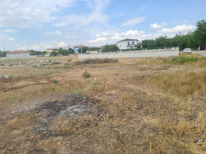 NİĞDE  BAHÇELİ DE 2 ADET yanyana  satılık