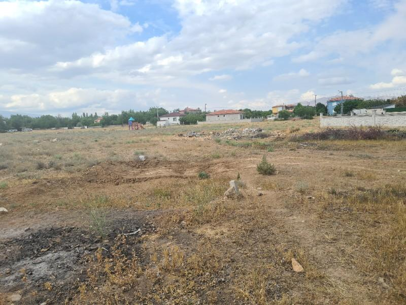 NİĞDE  BAHÇELİ DE 2 ADET yanyana  satılık