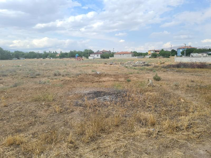 NİĞDE  BAHÇELİ DE 2 ADET yanyana  satılık