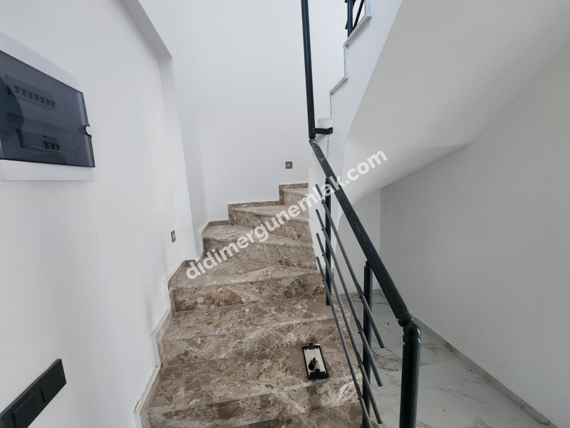 HİSAR MAHALLESİ’NDE DOĞA İÇİNDE LÜKS YAŞAM! MÜSTAKİL BAHÇELİ -BİTİŞİK NİZAM 3+1 VİLLA