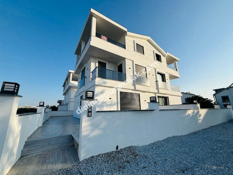 HİSAR MAHALLESİ’NDE DENİZ MANZARALI  DENİZ MANZARALI ULTRA LÜKS VİLLA!!!