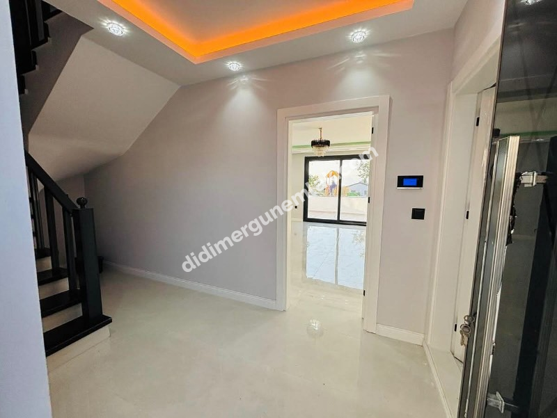 HİSAR MAHALLESİ’NDE DENİZ MANZARALI  DENİZ MANZARALI ULTRA LÜKS VİLLA!!!