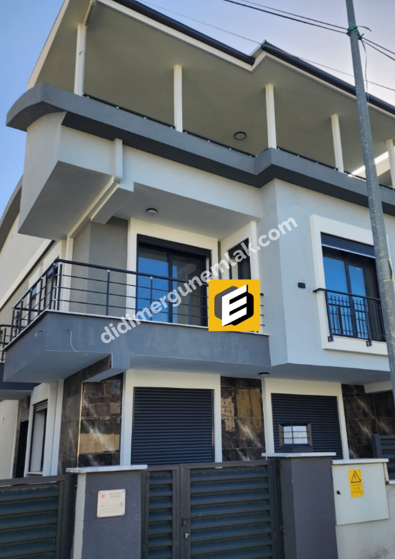 EFELER MAHALLESİ’NDE ULTRA LÜKS YAŞAM! ÖZEL HAVUZLU -BİTİŞİK NİZAM - PRESTİJ VİLLA 