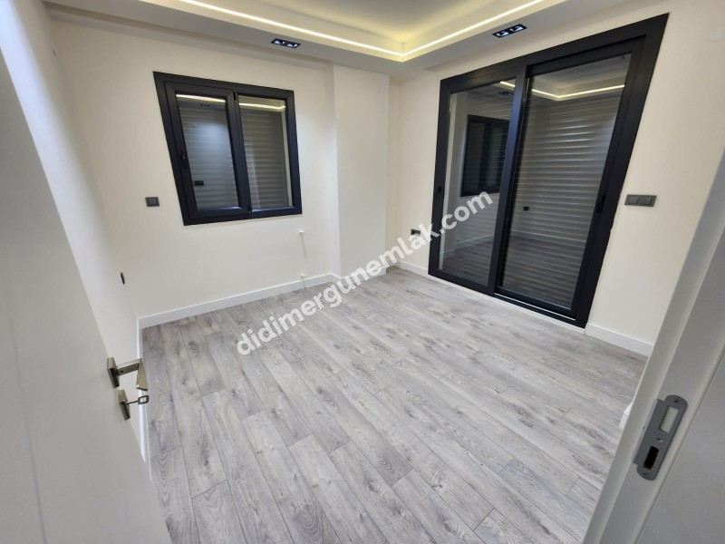  HİSAR MAHALLESİ’NDE SİTE İÇERİSİNDE MÜSTAKİL BAHÇELİ - ÖZEL OTOPARKLI  - ULTRA LÜKS 3+1 VİLLA! 
