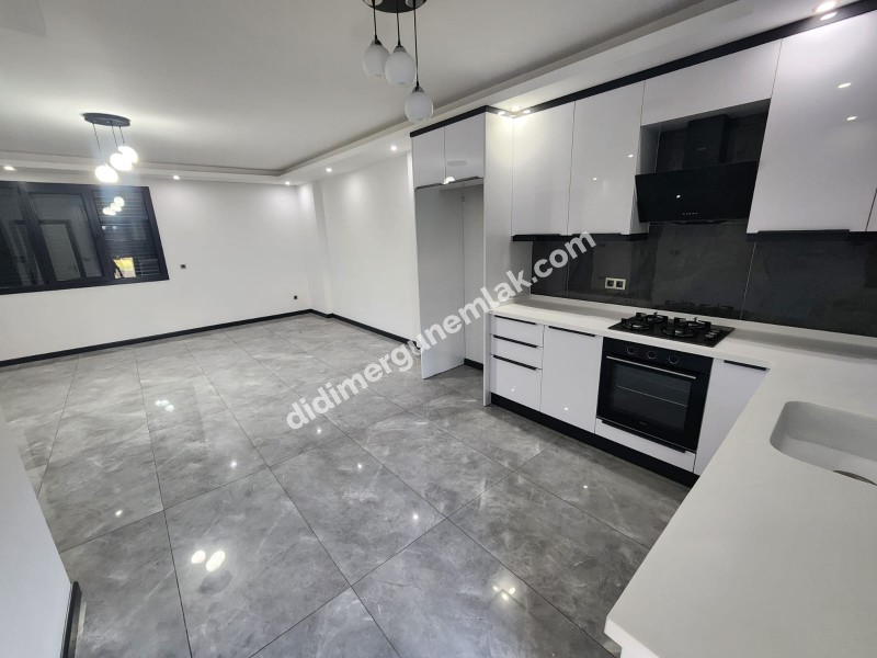 HİSAR MAHALLESİ’NDE PRESTİJLİ SİTE İÇERİSİNDE ÖZEL OTOPARKLI 3+1 LÜKS VİLLA! 
