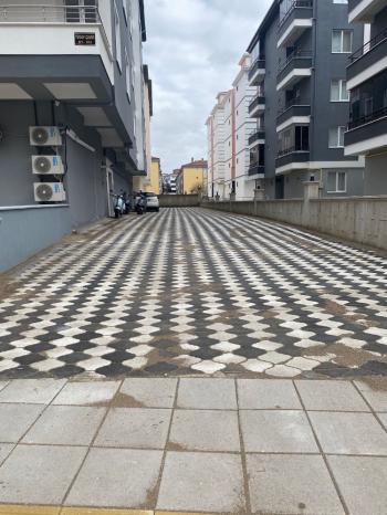 GÜVENAY - ÇORUM ULUKAVAK MAH. MEHMETCİK LİSESİ CİVARI  3+1 SATILIK DAİRE 