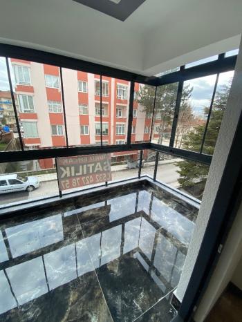 GÜVENAY - ÇORUM BAHÇELİEVLER MAH. CUMARTESİ PAZARI CİVARI 3+1 SIFIR SATILIK DAİRE 