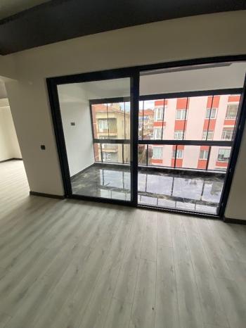GÜVENAY - ÇORUM BAHÇELİEVLER MAH. CUMARTESİ PAZARI CİVARI 3+1 SIFIR SATILIK DAİRE 