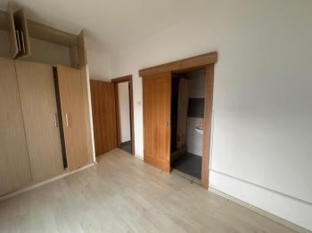 Küçük Kaymaklı'da eşyasız kiralık daire