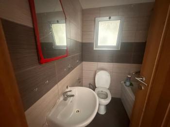 Küçük Kaymaklı'da eşyasız kiralık daire