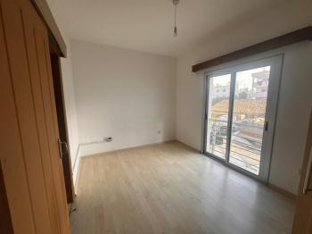 Küçük Kaymaklı'da eşyasız kiralık daire