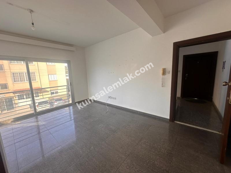 Küçük Kaymaklı'da eşyasız kiralık daire