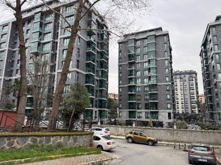 Yeşilpınar Ana Cadde'de Yüzme Havuzlu Bitmiş Proje'de 4+2 Satılık Dubleks