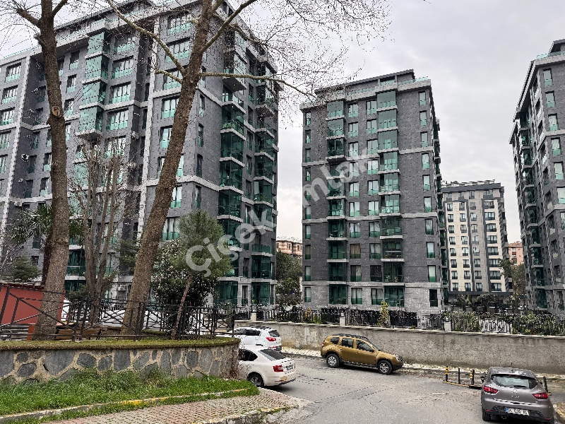 Yeşilpınar Ana Cadde'de Yüzme Havuzlu Bitmiş Proje'de 4+2 Satılık Dubleks