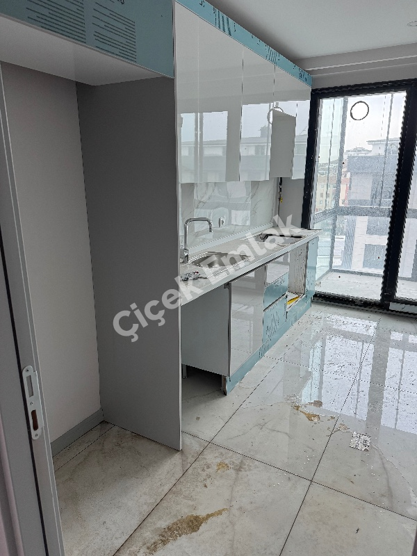 Yeşilpınar Ana Cadde'de Yüzme Havuzlu Bitmiş Proje'de 4+2 Satılık Dubleks