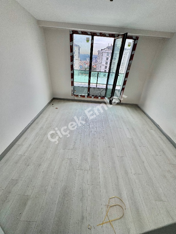 Yeşilpınar Ana Cadde'de Yüzme Havuzlu Bitmiş Proje'de 4+2 Satılık Dubleks