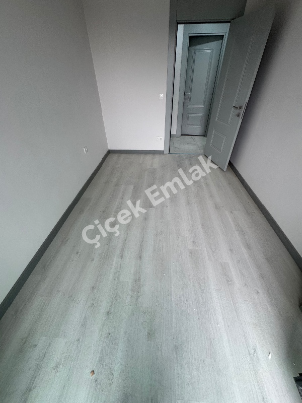 Yeşilpınar Ana Cadde'de Yüzme Havuzlu Bitmiş Proje'de 4+2 Satılık Dubleks