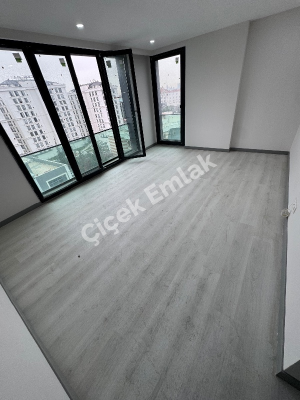 Yeşilpınar Ana Cadde'de Yüzme Havuzlu Bitmiş Proje'de 4+2 Satılık Dubleks