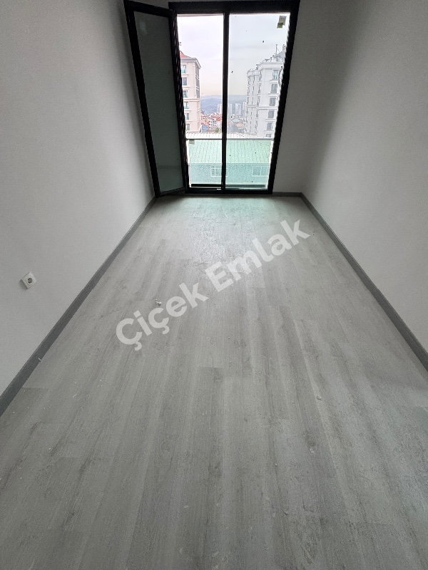 Yeşilpınar Ana Cadde'de Yüzme Havuzlu Bitmiş Proje'de 4+2 Satılık Dubleks