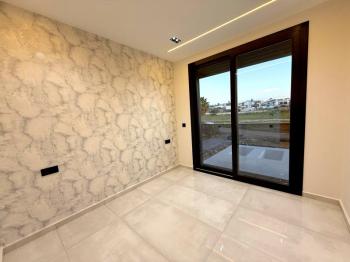 Didim'de Satılık 3+1 Havuzlu Otoparklı Villa