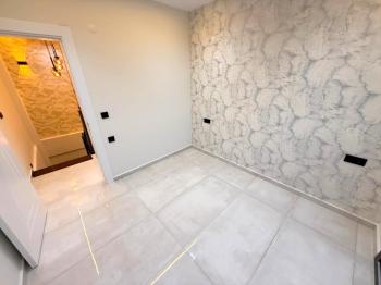 Didim'de Satılık 3+1 Havuzlu Otoparklı Villa