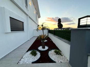 Didim'de Satılık 3+1 Havuzlu Otoparklı Villa