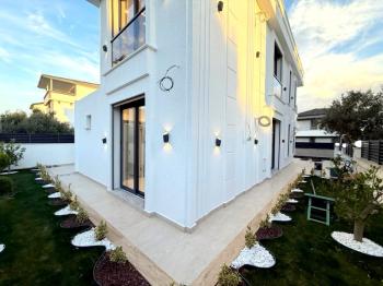 Didim'de Denize 500 Metre Mesafede Satılık 4+1 Villa