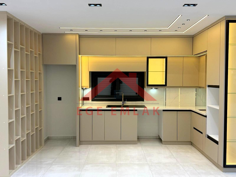 Didim'de Satılık 3+1 Havuzlu Otoparklı Villa